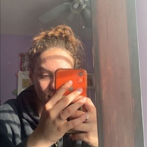 Meet your Posher, Ava